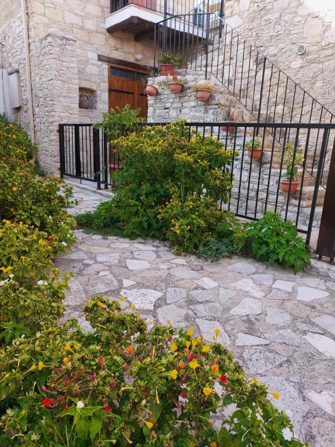 John' S House In Omodos Landhaus Limassol